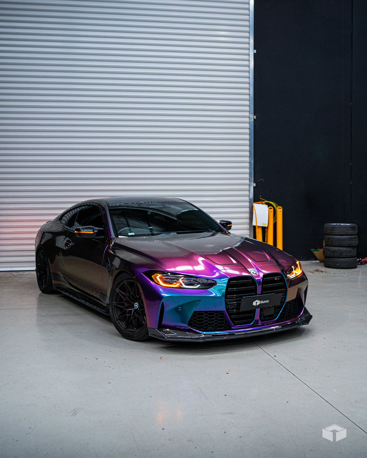 BMW M4 DAYTIME RED LIGHTS